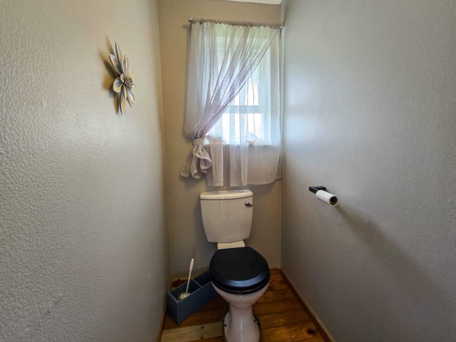 4 Bedroom Property for Sale in Stilbaai Wes Western Cape